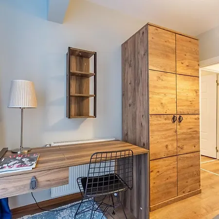Central And Dazzling Flat On Bar Street In Kadikoy Κωνσταντινούπολη